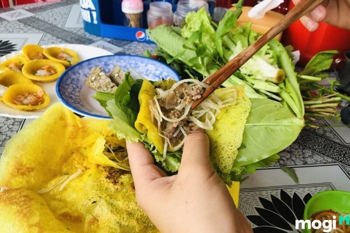 Bánh xèo Cao Lãnh giòn rụm, vàng ươm