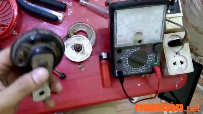 Còi xe Lead hiện nay đặt ở đâu?