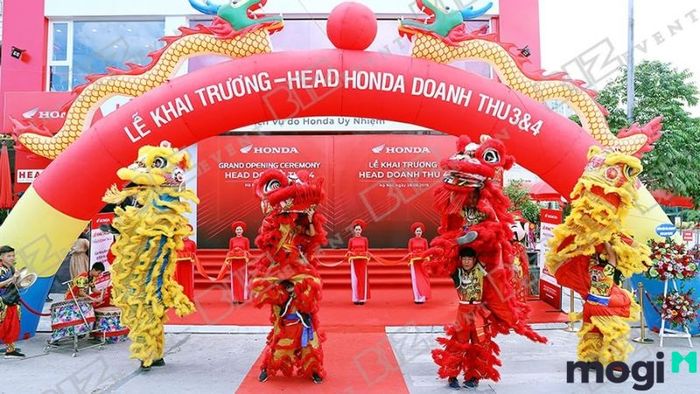 Tuổi Nhâm Tuất nên chọn ngày khai trương nào phù hợp để gặp nhiều may mắn trong năm 2024?