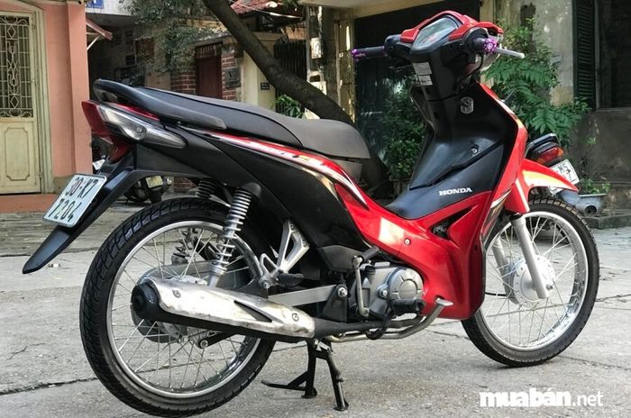 Wave S cũ có mức giá cực kỳ hợp lý, càng cũ càng rẻ, phù hợp với túi tiền của nhiều người dùng.