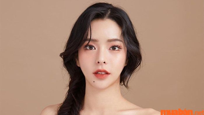 Nốt ruồi ở cằm