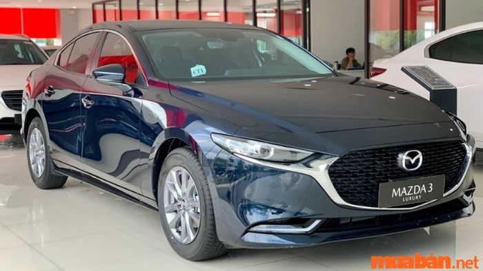Mazda màu xanh dương