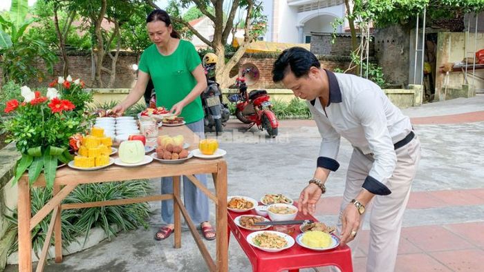 Không được ăn đồ cúng trong lúc thực hiện nghi lễ cúng cô hồn.