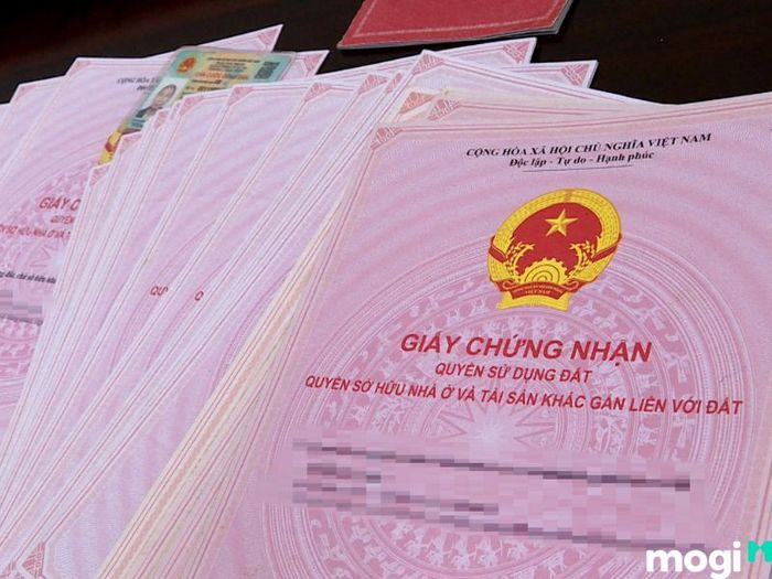 So Sánh Sổ Đỏ và Sổ Hồng: Những Khác Biệt Quan Trọng