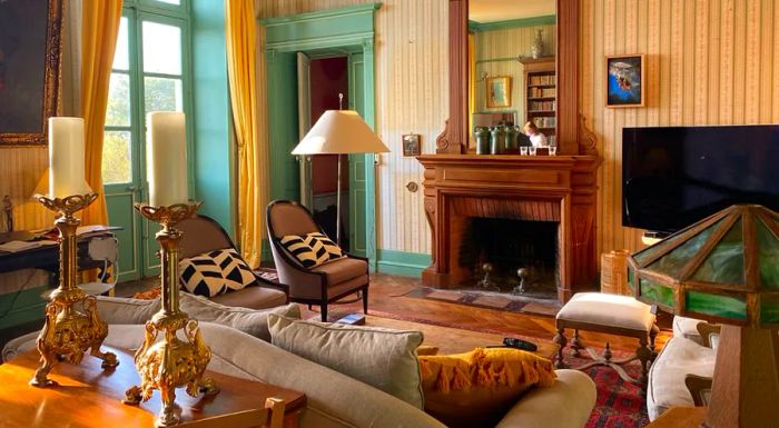 The château boasts around 48 rooms, including a billiard room, a library, and a wine cellar.