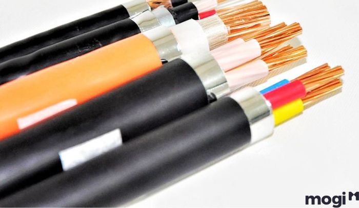 PVC là gì – Bọc cách điện được tạo thành từ hợp chất nhựa PVC kết hợp với các thành phần cách điện khác