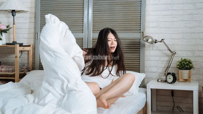 Ngủ dậy muộn có ảnh hưởng gì không?
