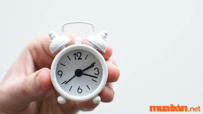 Việc đúng giờ không chỉ là một thói quen mà phải trở thành một phần trong phong cách làm việc của hướng dẫn viên, là yếu tố không thể thiếu trong công việc.