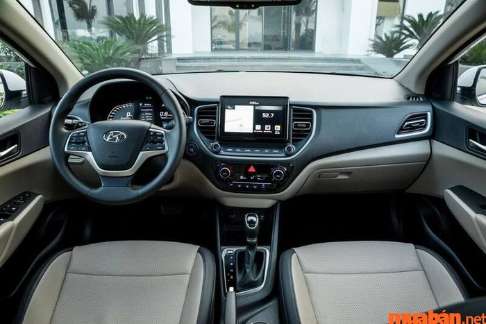 Hệ thống giải trí và các tiện nghi trên xe Hyundai Accent