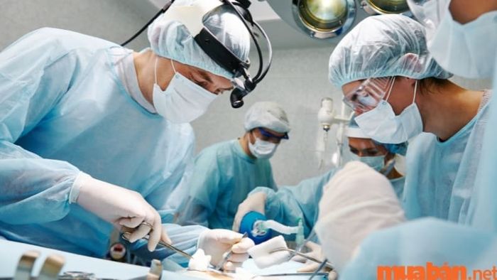 Bác sĩ khoa ngoại cần có ít nhất 3 năm kinh nghiệm thực tế