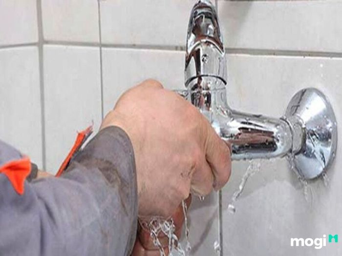 Hướng dẫn sửa vòi nước bị rỉ và xử lý nguyên nhân do ron van khóa hỏng