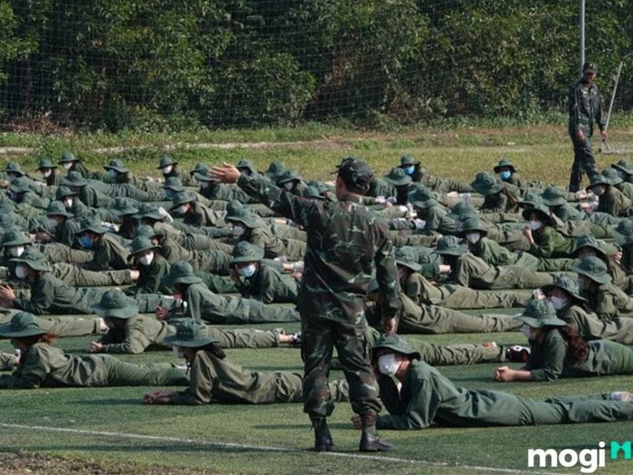 Giấc mơ thấy đi học cho thấy bạn đang khao khát sự phát triển và tìm kiếm cơ hội học hỏi.