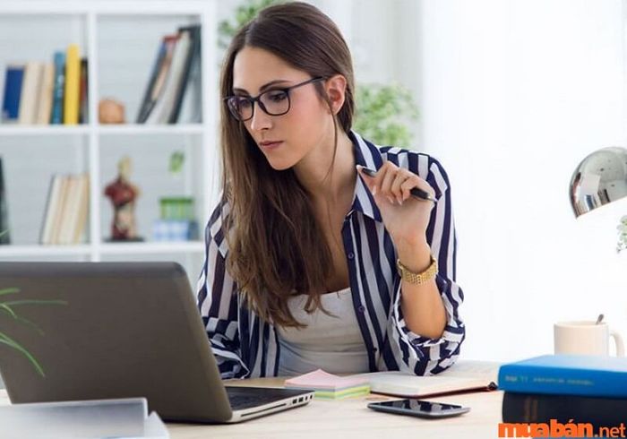Với nốt ruồi sau gáy tai, công việc của phụ nữ sẽ luôn gặp thuận lợi và trôi chảy.