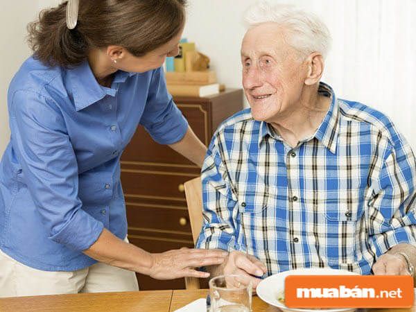 giúp việc gia đình