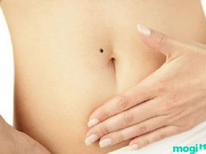 nốt ruồi ở bụng