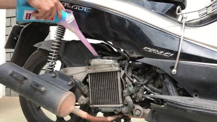 Hướng dẫn khắc phục khi xe AirBlade hiển thị đèn đỏ