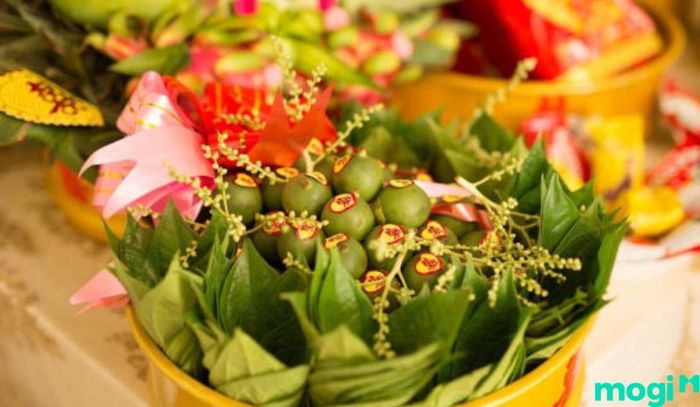 Mâm lễ vật dạm ngõ ở miền Bắc rất quan trọng, thể hiện lòng thành kính và sự chuẩn bị chu đáo của nhà trai.