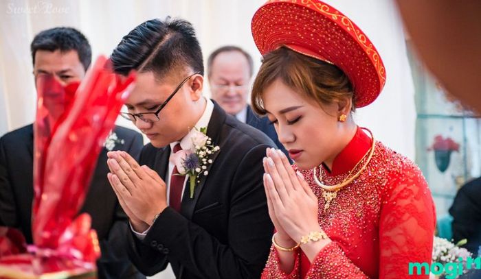 Cặp đôi sẽ thực hiện nghi lễ khấn gia tiên