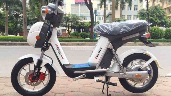 Mẫu xe đạp điện Nijia giá rẻ hiện đang có mặt trên thị trường – Nguồn: Internet