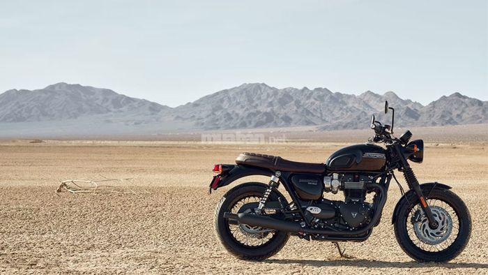 Triumph Bonneville nổi bật với thiết kế sang trọng và mạnh mẽ, thu hút mọi ánh nhìn.