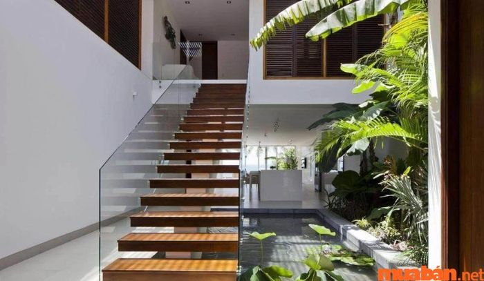 Kiểu dáng của cầu thang là yếu tố quan trọng đầu tiên cần chú ý