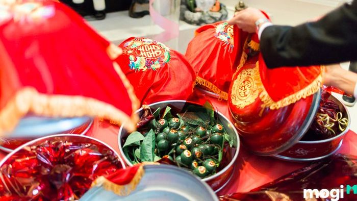Nhà gái gửi lại quà cho nhà trai sau lễ hỏi
