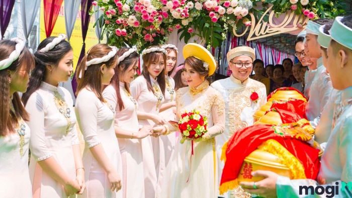 Tránh tổ chức lễ ăn hỏi và bê tráp vào những ngày không tốt, đặc biệt là những ngày có sao xấu.