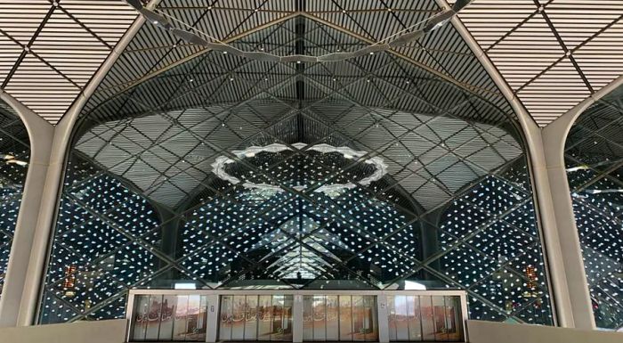 The Jeddah Al-Suleimanyah train station features a stunning chandelier.