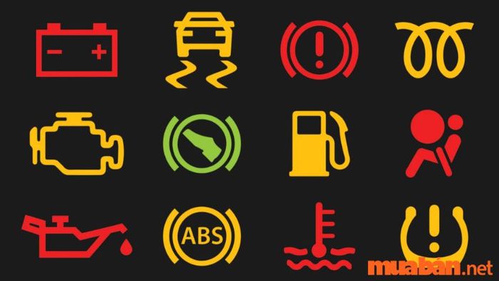 Đèn cảnh báo nguy hiểm màu đỏ trên ô tô có ý nghĩa gì?