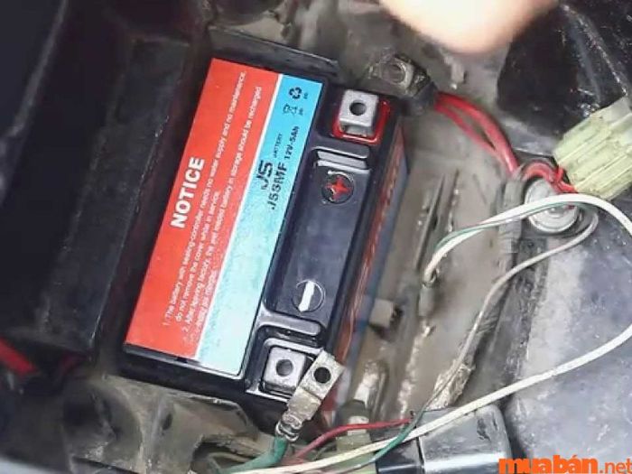 Xe SH hết điện phải làm sao?