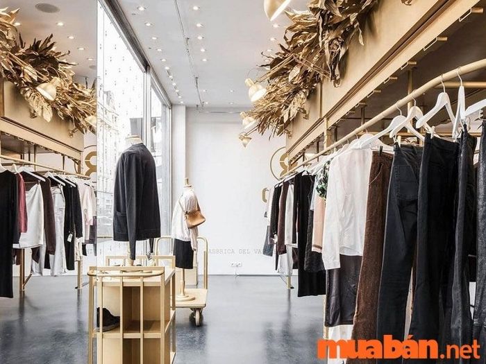 Thiết kế showroom tối giản nhưng hiện đại, phù hợp với mọi loại hình sản phẩm