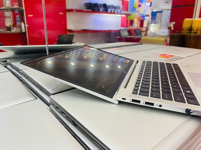 Ảnh Laptop Điệp Linh 1