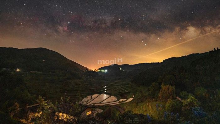 Các thuật ngữ cơ bản trong phong thủy âm trạch đóng vai trò quan trọng trong việc xác định các yếu tố ảnh hưởng đến mộ phần.