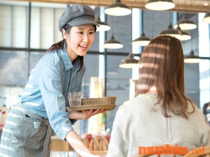 Làm thêm giúp bạn tiếp xúc với thực tế cuộc sống, từ đó rèn luyện kỹ năng sống thực tế và hiểu rõ hơn về bản thân và thế giới xung quanh.