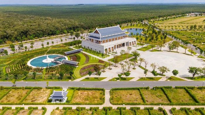 Các thuật ngữ cơ bản trong phong thủy âm trạch giúp hiểu rõ các yếu tố quan trọng ảnh hưởng đến mộ phần và vận mệnh gia đình.