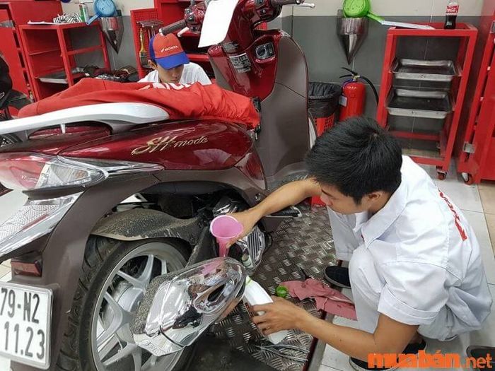Xe máy để 1 tháng không chạy có sao không?