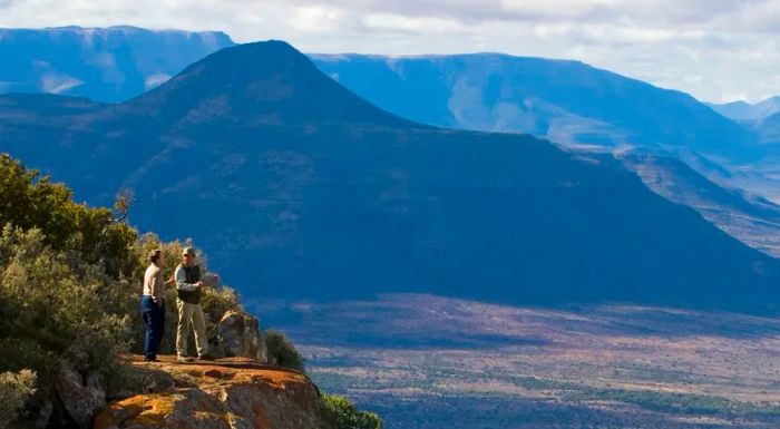 Visitors to Samara can engage in bush walks and hikes, immersing themselves in the natural beauty of the reserve.