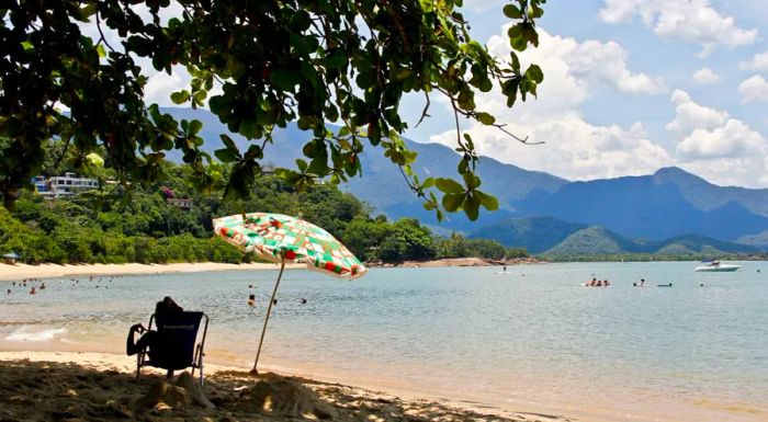 Ubatuba is located along the most scenic section of the Paulista coastline.