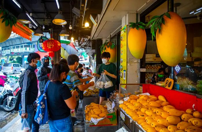 In 2022, long lines of customers could be seen outside Mae Varee in Bangkok, eagerly waiting for a taste of the famous dessert.