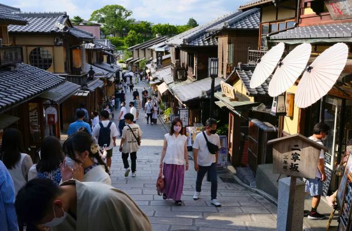 Before the pandemic, Kyoto’s narrow streets were crowded with tourists.