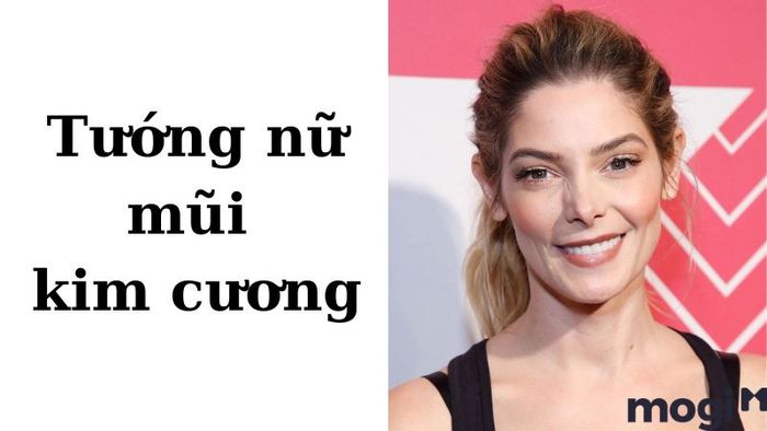 Tướng mũi kim cương biểu thị rằng nửa sau của tuổi 40 sẽ mang lại cho bạn những cơ hội mạnh mẽ hơn nửa đầu. Đặc biệt là về sự nghiệp và cuộc sống cá nhân, bạn sẽ có nhiều bước tiến. Tuy nhiên, mũi hình kim cương cũng thể hiện tính tò mò và khao khát khám phá những điều mới, nhưng đôi khi bạn cũng có thể dễ dàng can thiệp vào công việc của người khác.