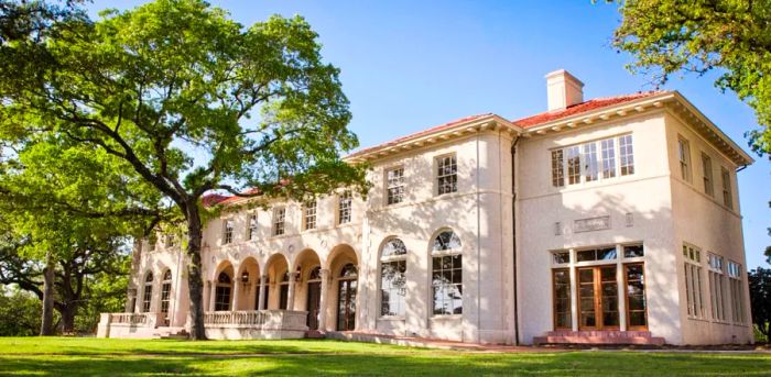 Commodore Perry Estate, located in Austin, Texas, opened its doors in June 2020 as part of the Auberge Resorts Collection.