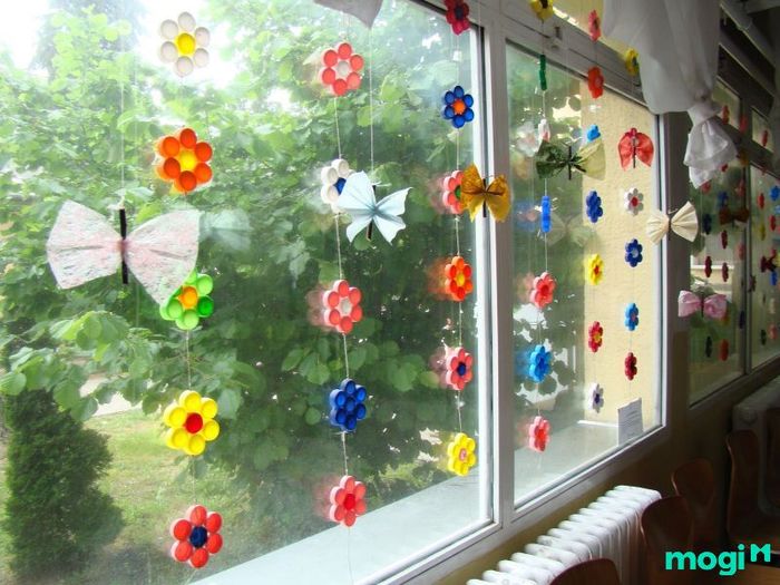 Trang trí cửa lớp mầm non đầy màu sắc và sáng tạo