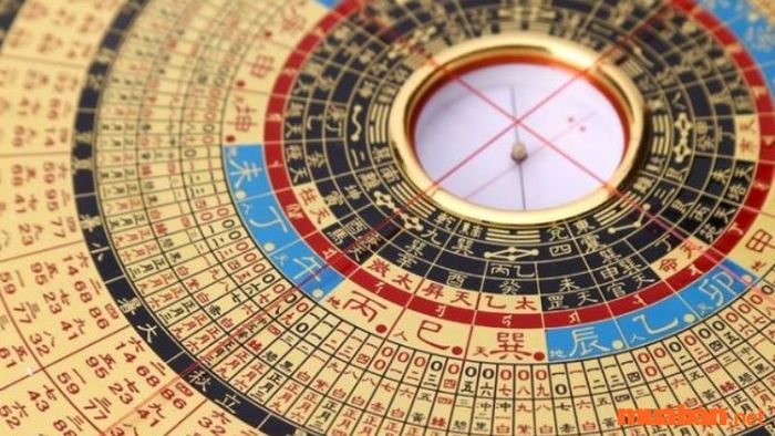 Nữ mạng tuổi Giáp Thân thuộc cung Khảm Thủy, gặp năm Giáp Thìn 2024 thuộc cung Chấn Mộc, tạo ra khí Thiên Y, mang đến sự hỗ trợ và bảo vệ trong mọi hoàn cảnh.