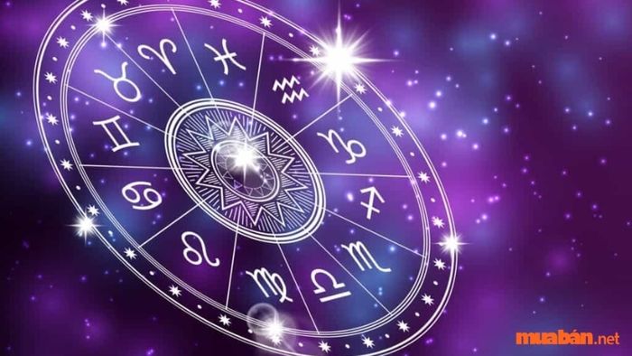 Hoàng đạo là quỹ đạo di chuyển của mặt trời.