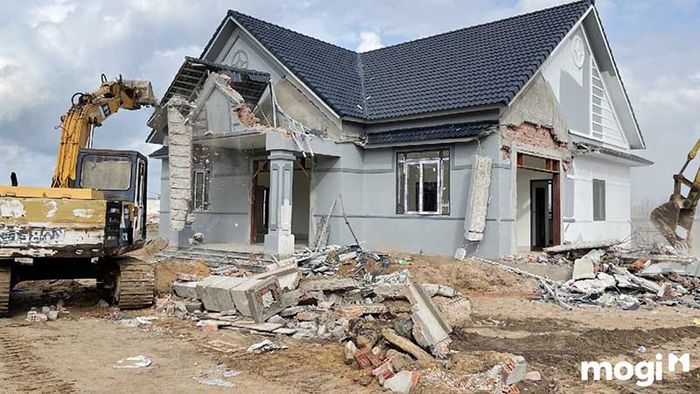 Phí giải phóng mặt bằng là một trong những khoản chi cần tính toán khi bắt đầu xây dựng, và mức phí này có thể thay đổi tùy theo từng khu vực và các yếu tố liên quan.