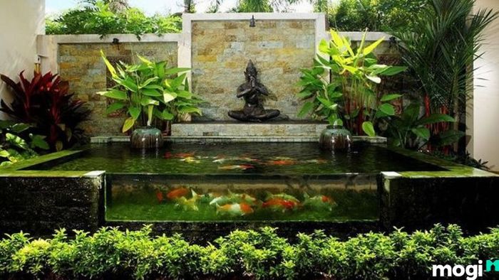 Hồ cá xi măng với kính mang lại vẻ đẹp hiện đại và sang trọng.