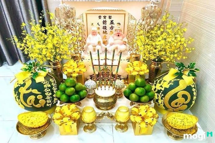 Liệu có nên dùng lại bàn thờ Thần Tài cũ hay không?