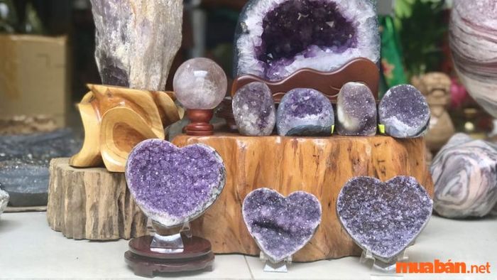 Sử dụng các vật phẩm phong thủy để hóa giải những hướng nhà không hợp với gia chủ tuổi Đinh Sửu.