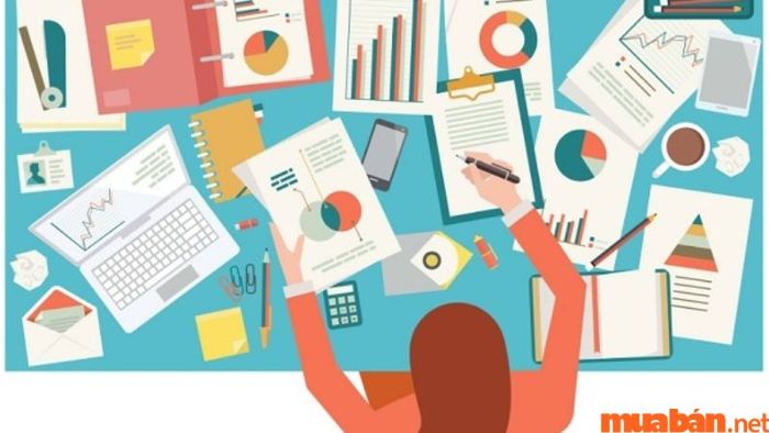 Tự giác nâng cao kiến thức và cập nhật thông tin mới.